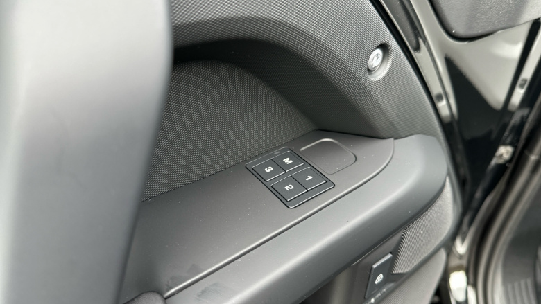 Land Rover Defender 3.0 D350 X-Dynamic SE 110 5dr Auto Diesel Estate